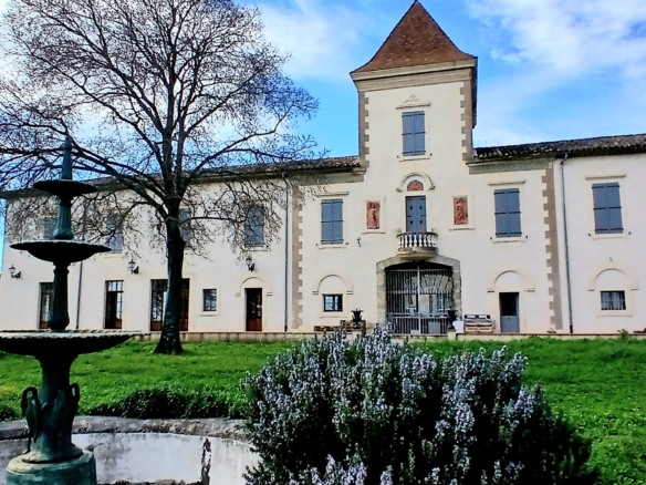 9-bedroom Property In Beziers, France (719 M²)