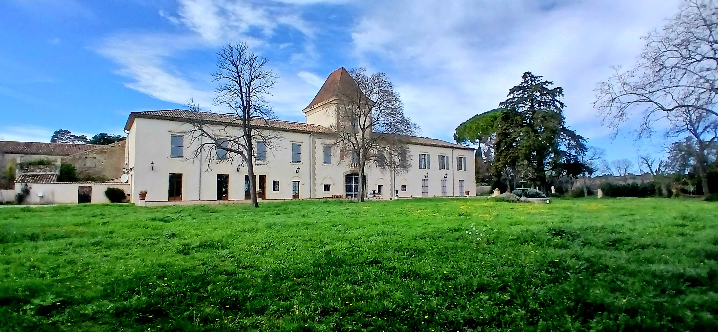 9-bedroom Property In Beziers, France (719 M²)