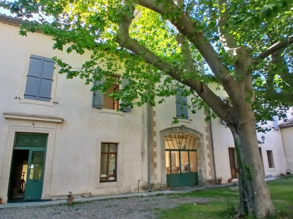 9-bedroom Property In Beziers, France (719 M²)