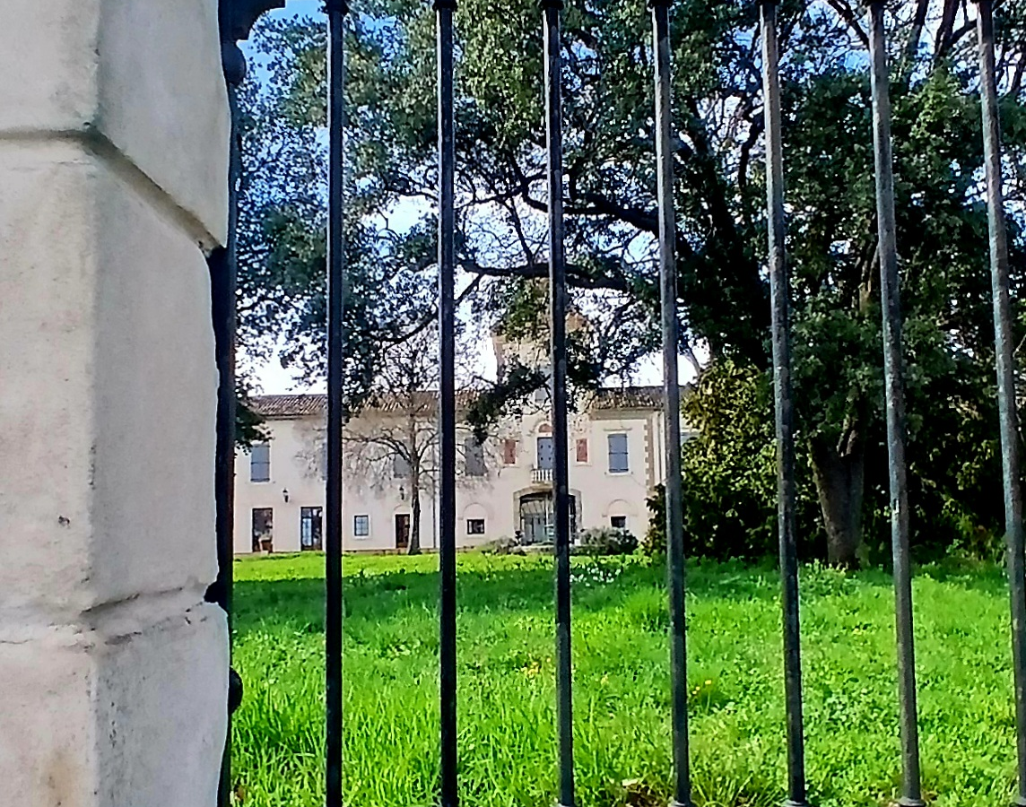 9-bedroom Property In Beziers, France (719 M²)