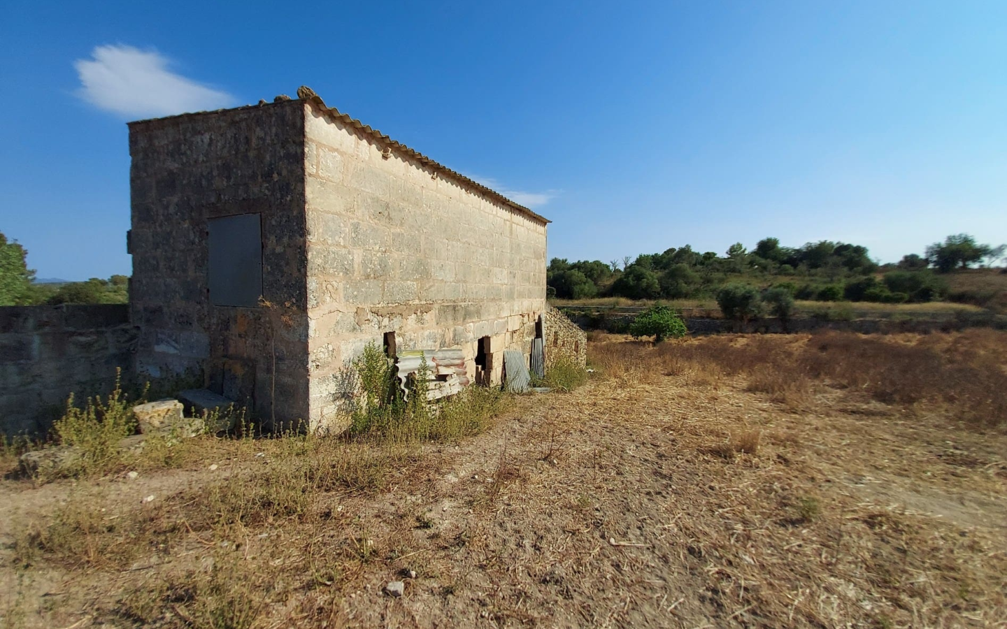 Land In Maria De La Salut, Spain (141 M²)