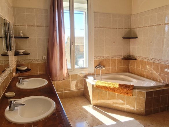 3-bedroom House In Capestang, France (130 M²)