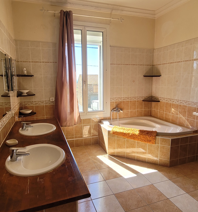 3-bedroom House In Capestang, France (130 M²)