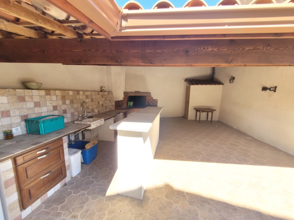 3-bedroom House In Capestang, France (130 M²)