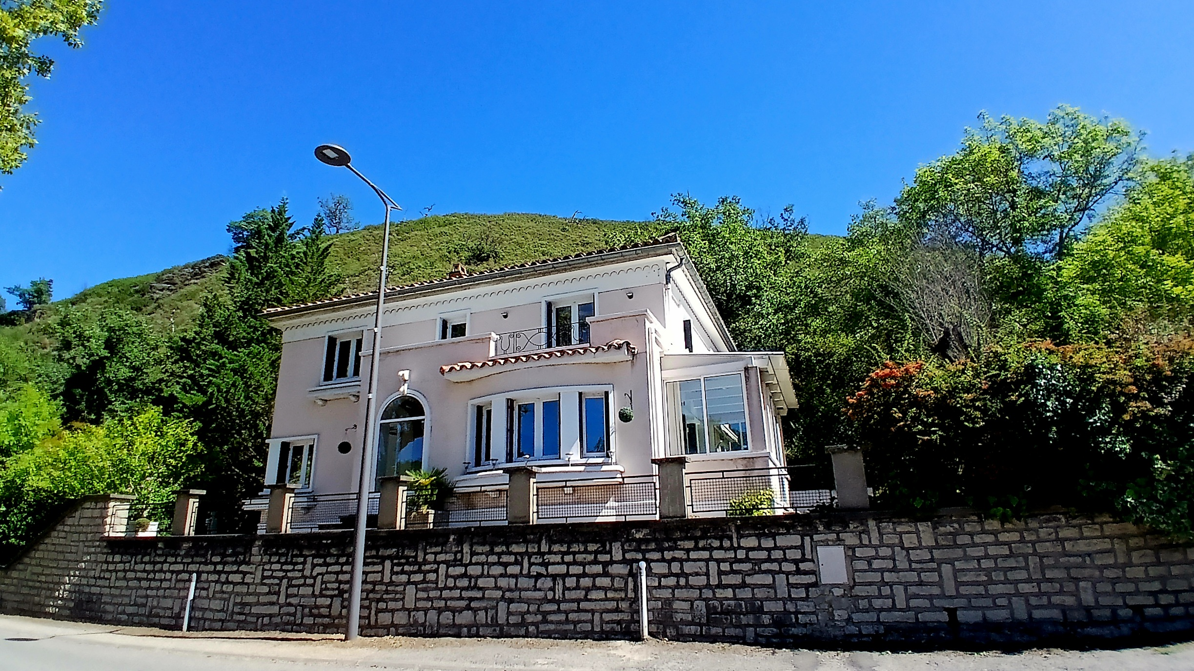 4-bedroom Detached House In Esperaza, France (163 M²)