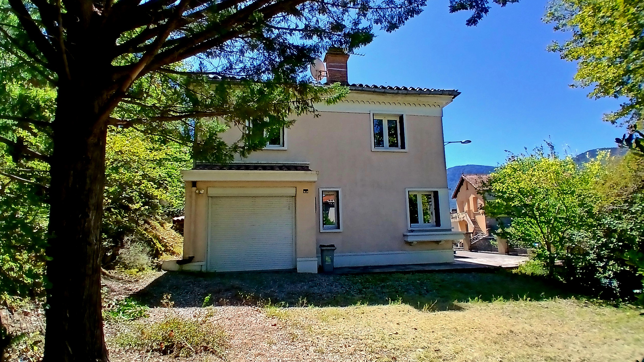 4-bedroom Detached House In Esperaza, France (163 M²)