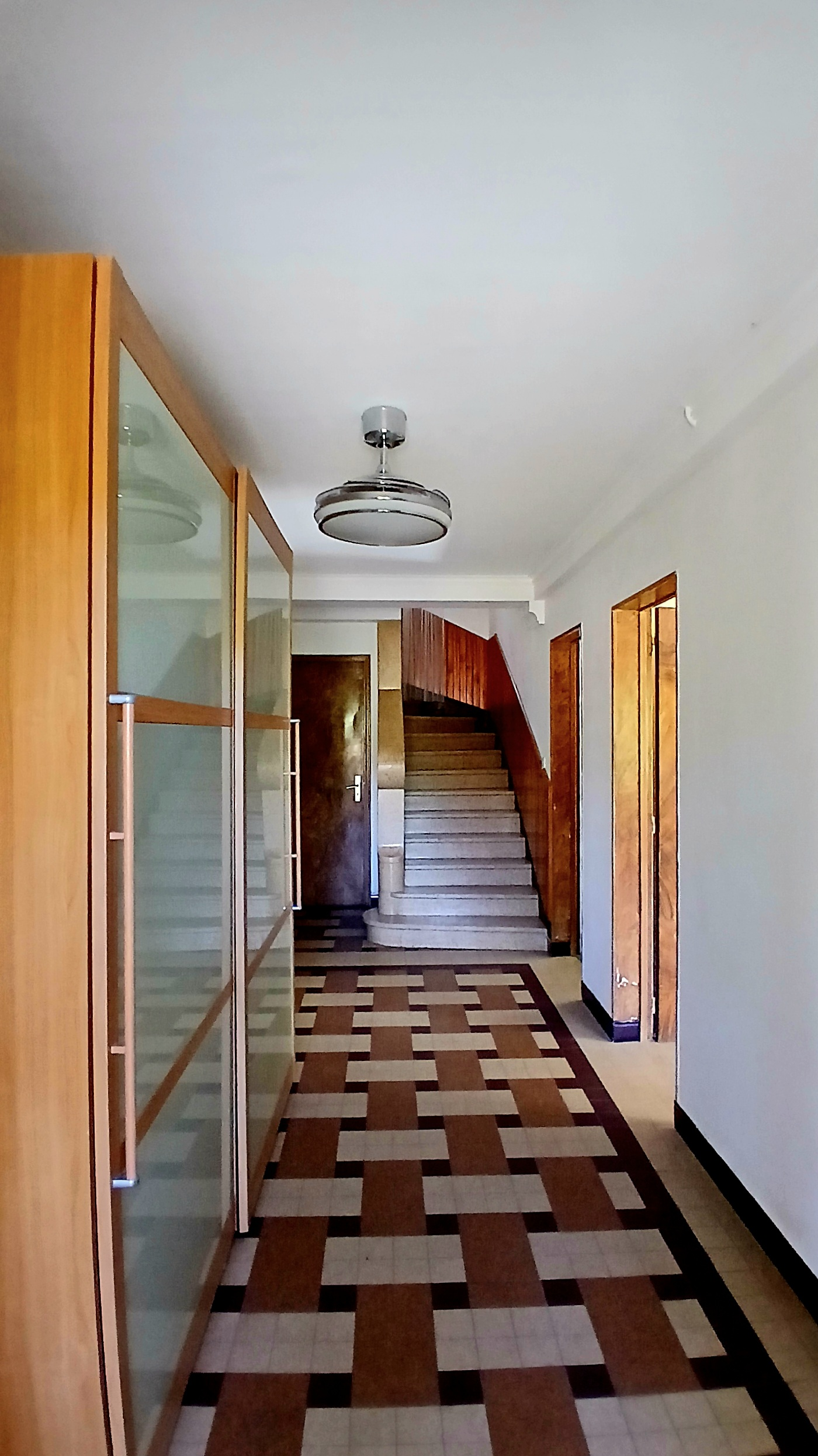 4-bedroom Detached House In Esperaza, France (163 M²)