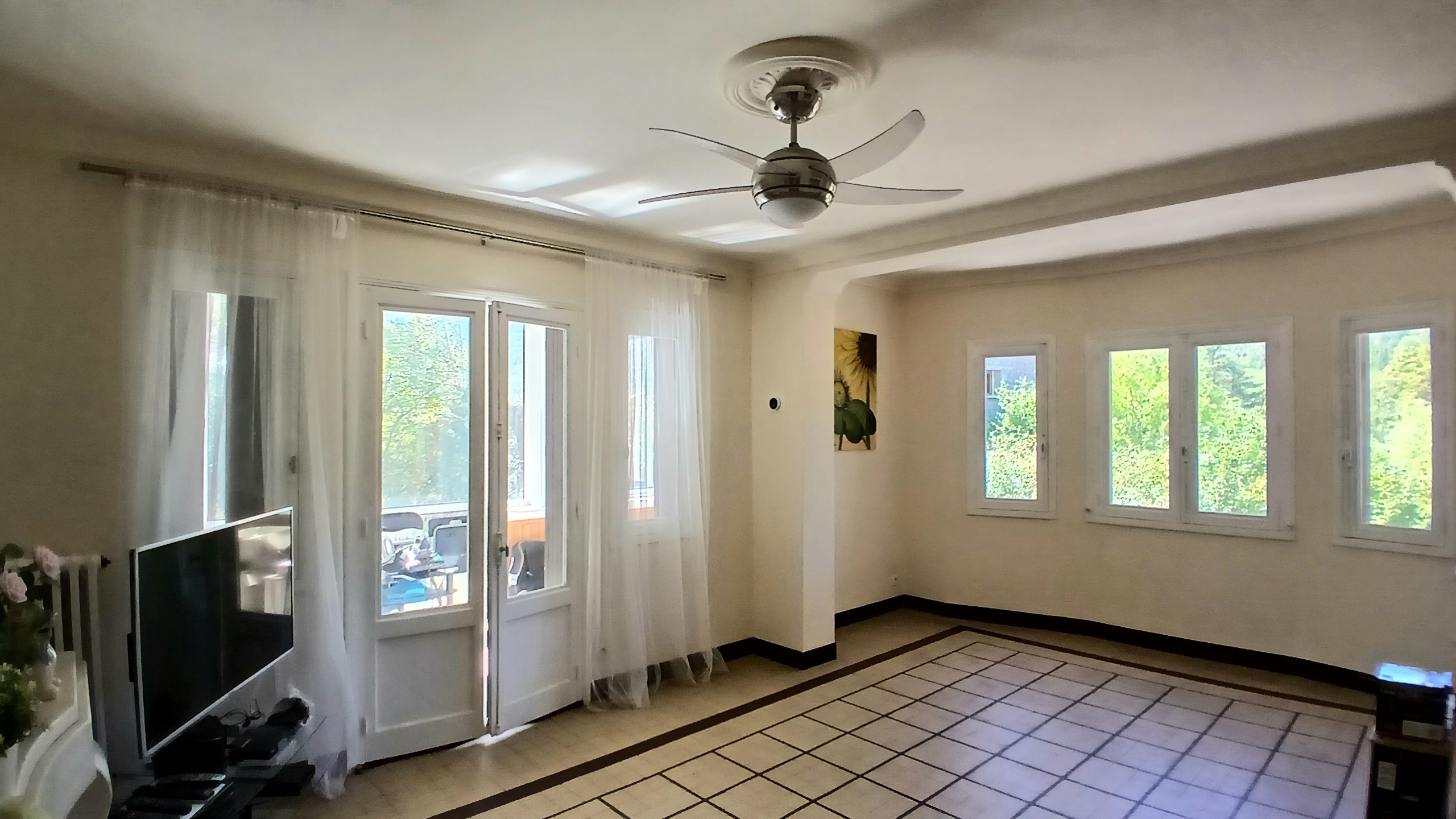 4-bedroom Detached House In Esperaza, France (163 M²)