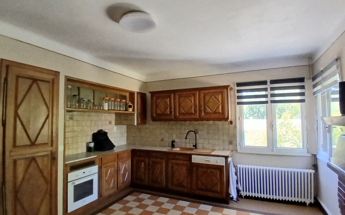 4-bedroom Detached House In Esperaza, France (163 M²)