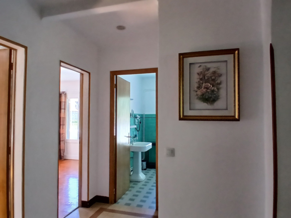 4-bedroom Detached House In Esperaza, France (163 M²)
