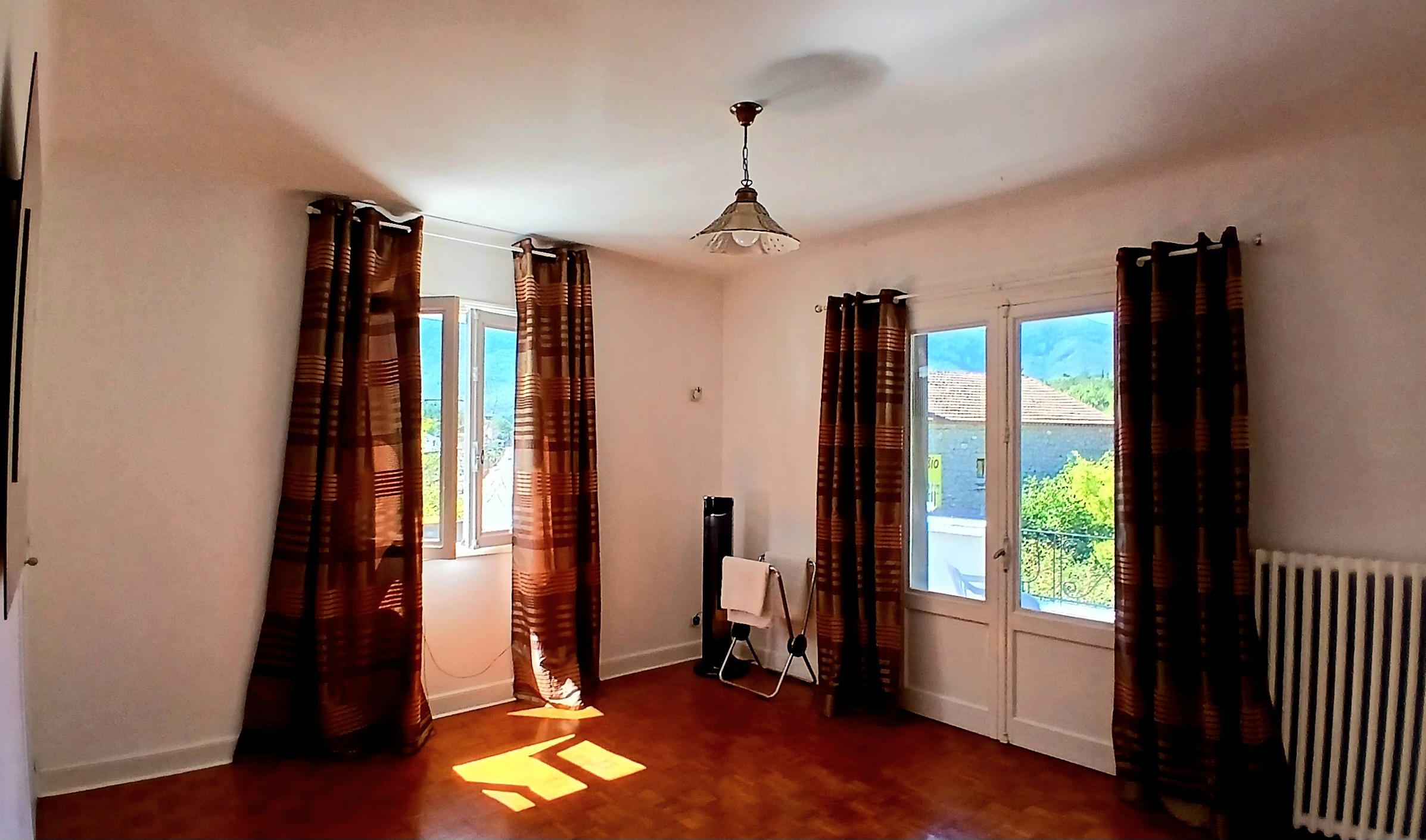 4-bedroom Detached House In Esperaza, France (163 M²)