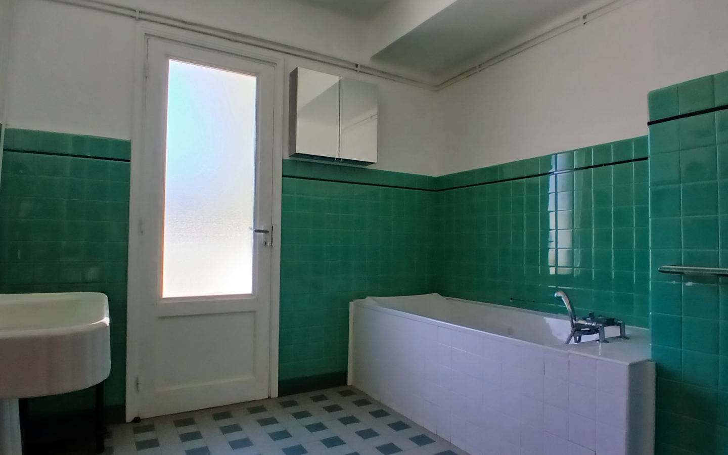 4-bedroom Detached House In Esperaza, France (163 M²)