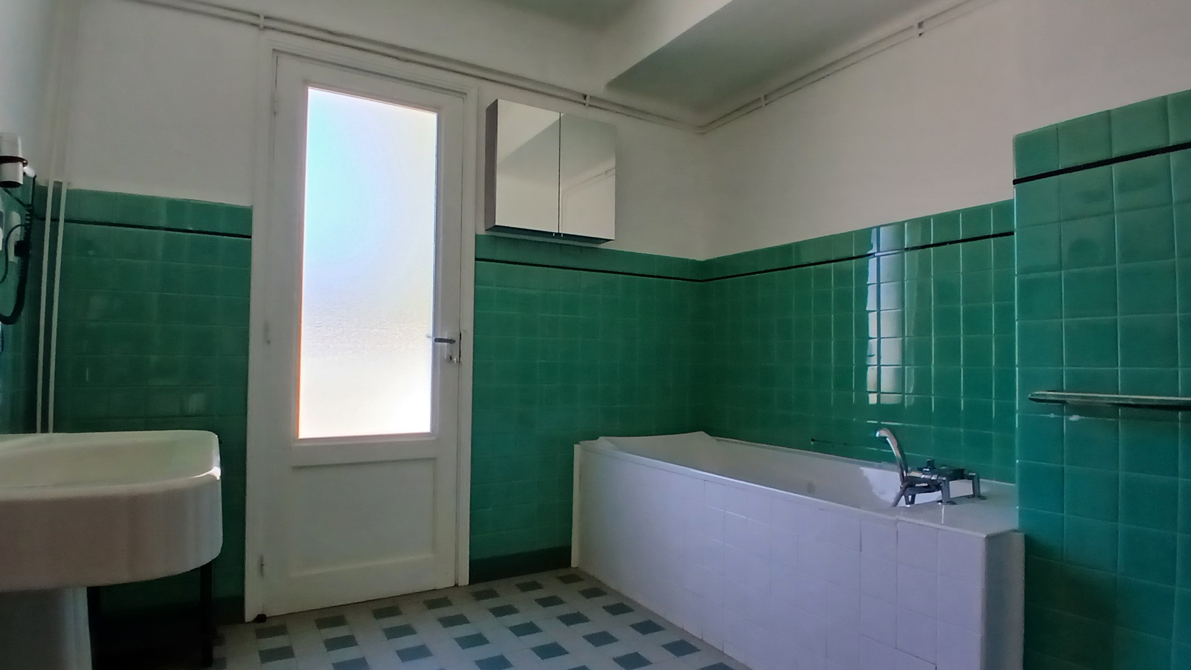 4-bedroom Detached House In Esperaza, France (163 M²)