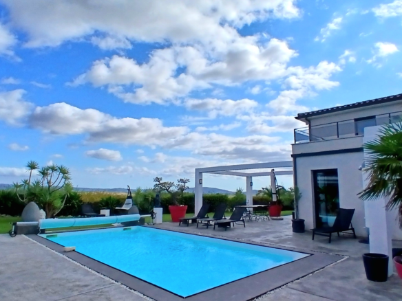 Detached House In Lezignan Corbieres