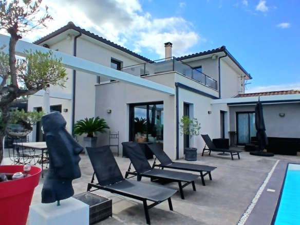 Detached House In Lezignan Corbieres