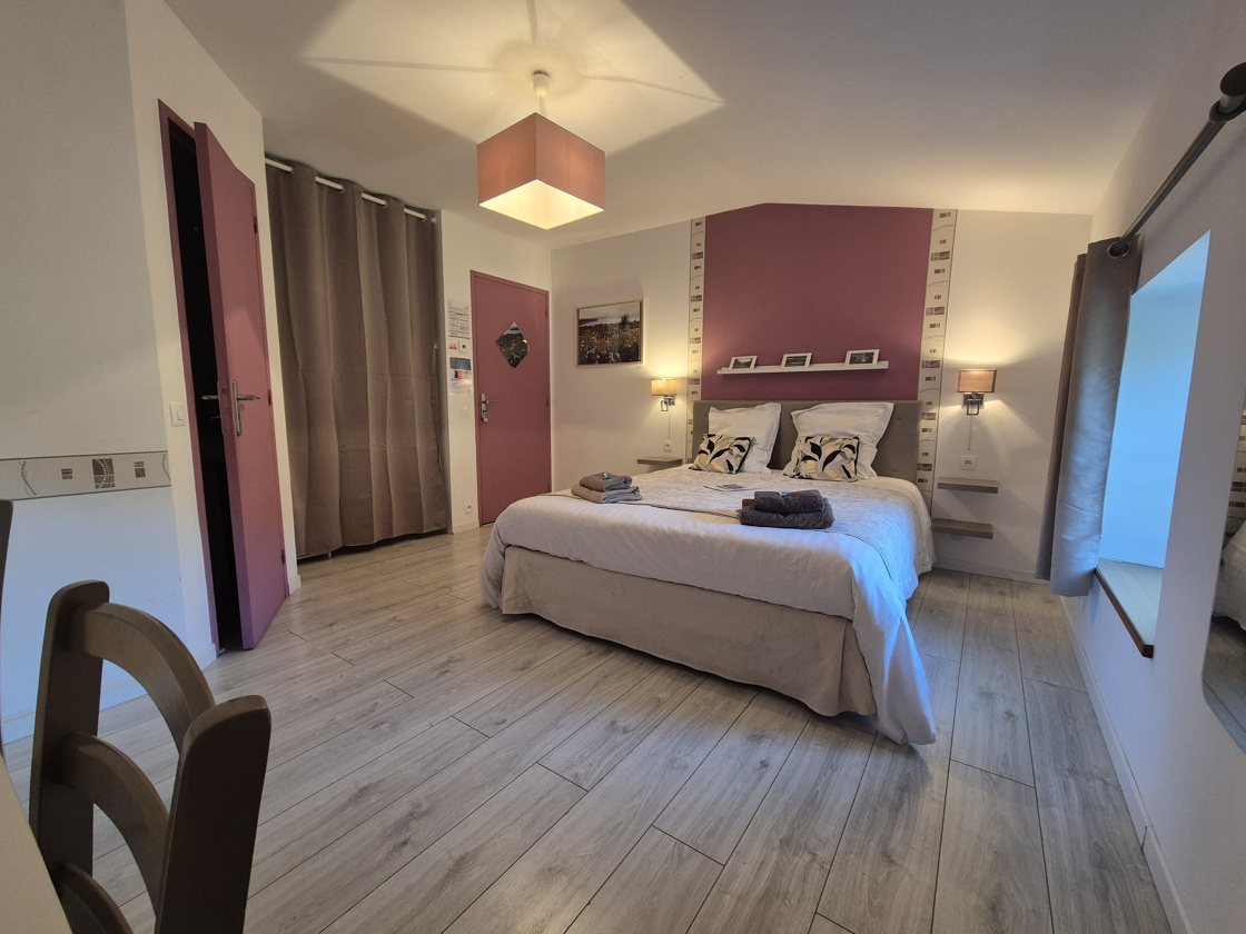 9-bedroom House In Olargues, France (367 M²)