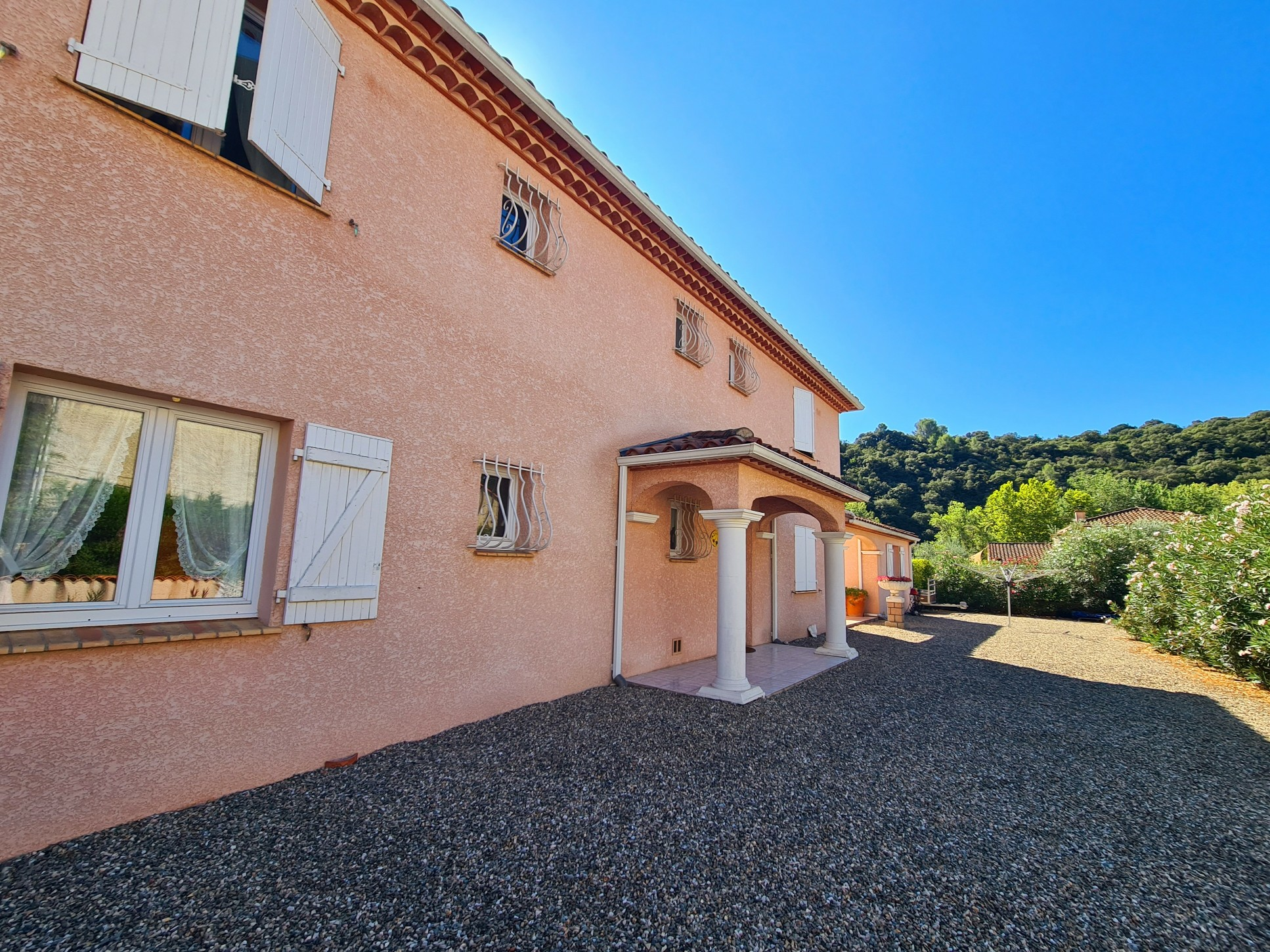 7-bedroom Detached House In Cessenon Sur Orb, France (248 M²)