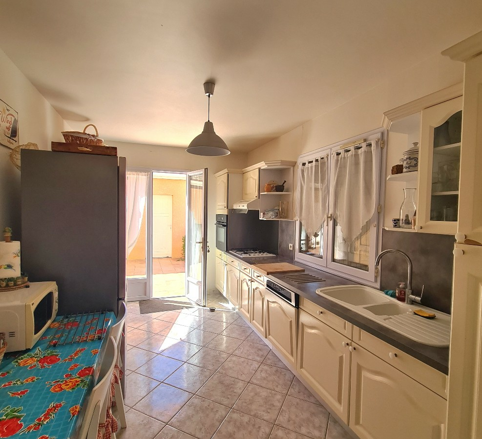 7-bedroom Detached House In Cessenon Sur Orb, France (248 M²)