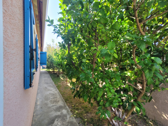 4-bedroom Detached House In Pezenas, France (125 M²)