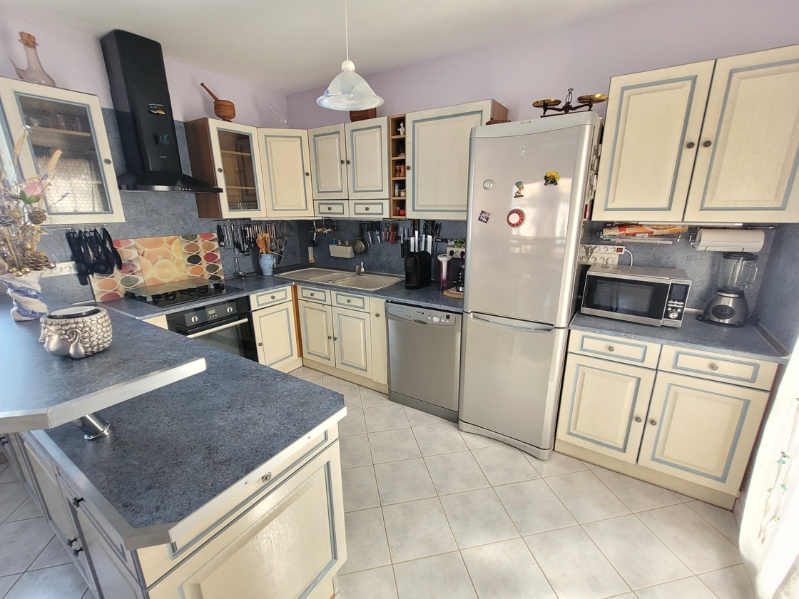 4-bedroom Detached House In Pezenas, France (125 M²)
