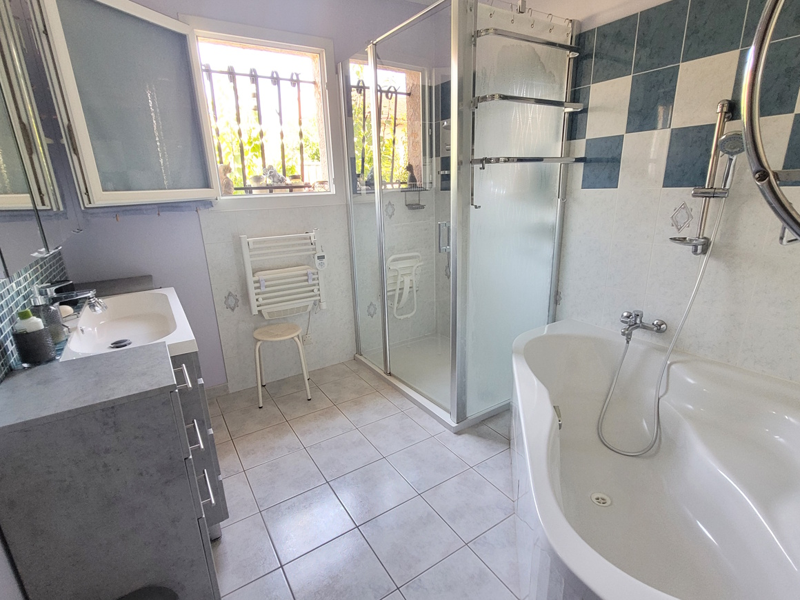 4-bedroom Detached House In Pezenas, France (125 M²)