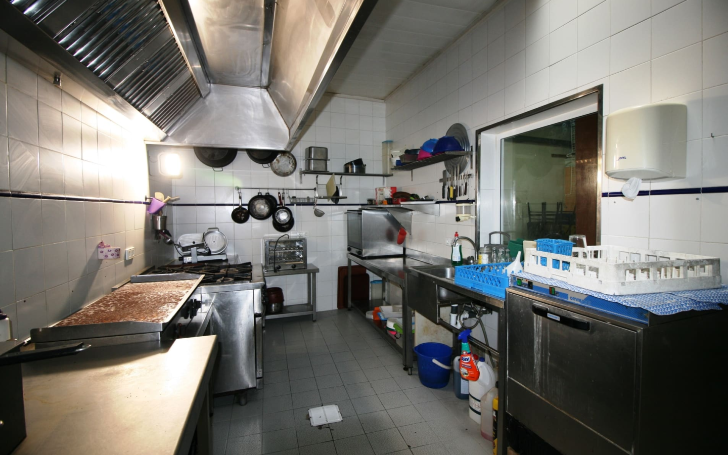 Commercial In Binissalem, Spain (173 M²)