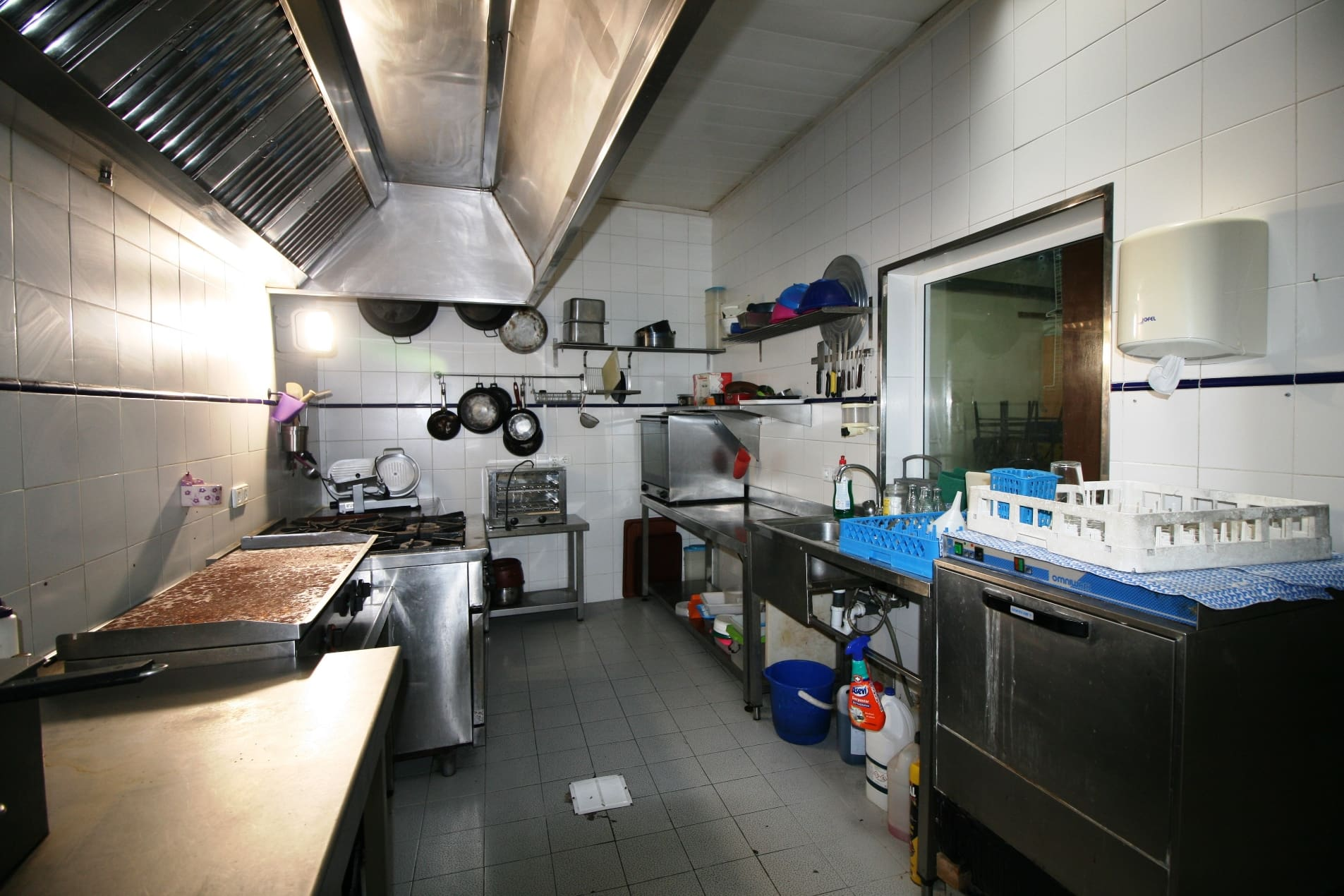 Commercial In Binissalem, Spain (173 M²)