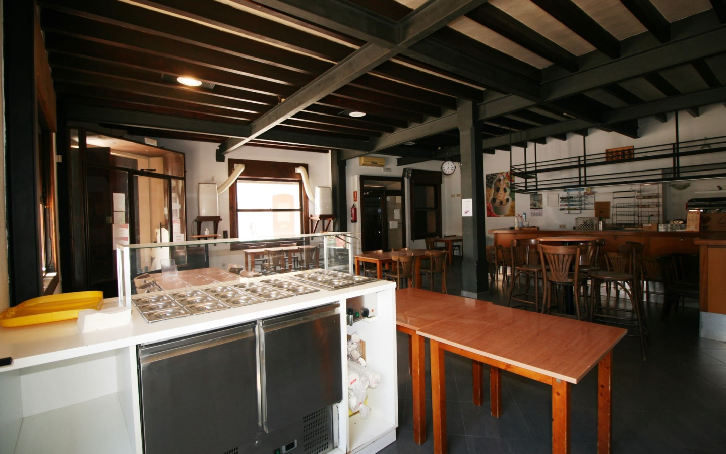 Commercial In Binissalem, Spain (173 M²)