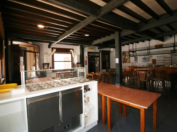 Commercial In Binissalem, Spain (173 M²)