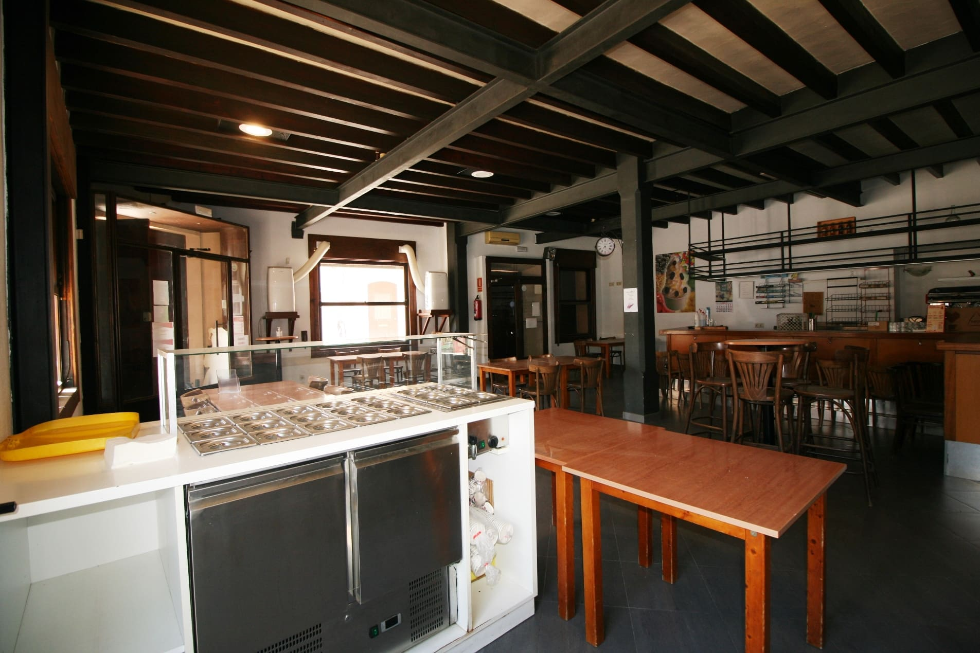 Commercial In Binissalem, Spain (173 M²)