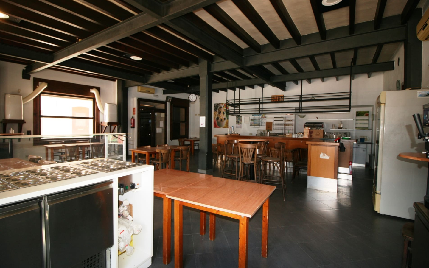 Commercial In Binissalem, Spain (173 M²)