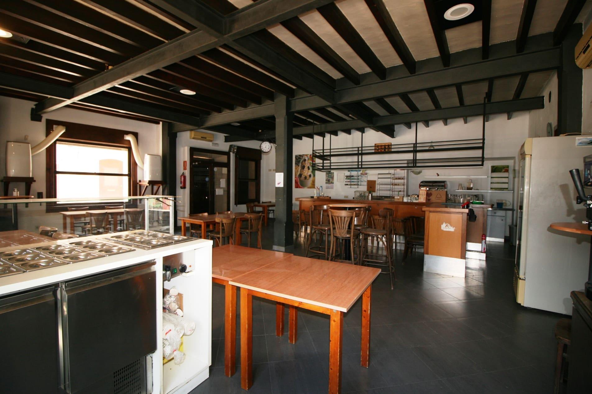 Commercial In Binissalem, Spain (173 M²)