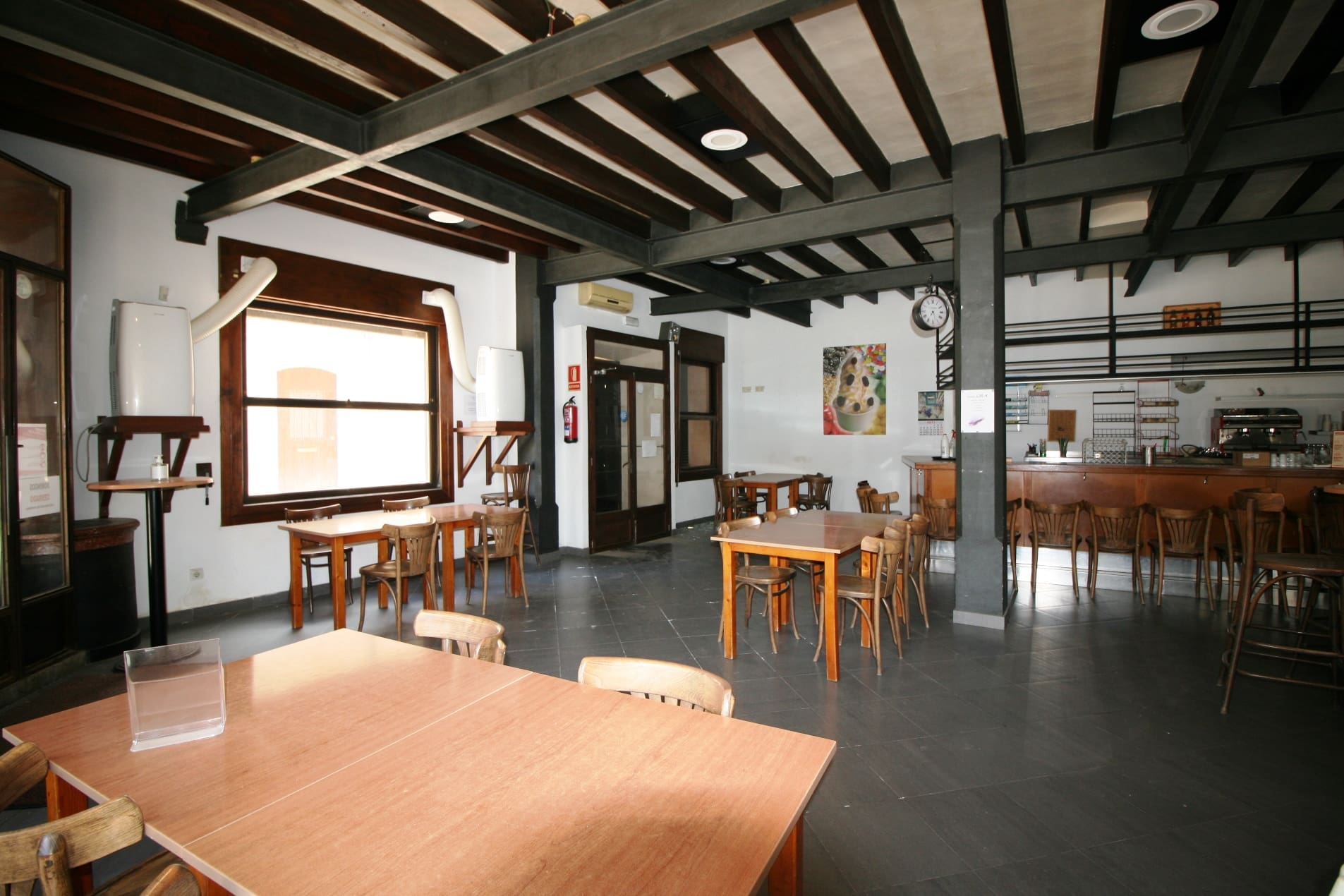 Commercial In Binissalem, Spain (173 M²)