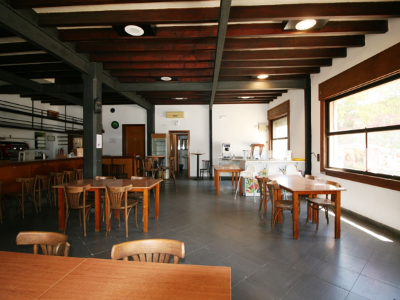 Commercial In Binissalem, Spain (173 M²)