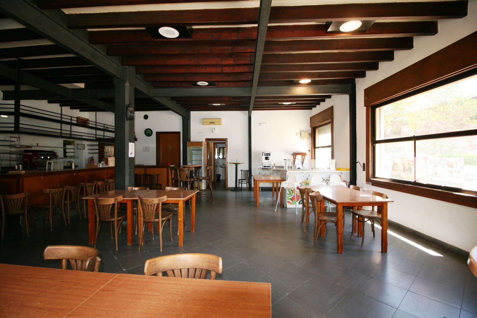 Commercial In Binissalem, Spain (173 M²)