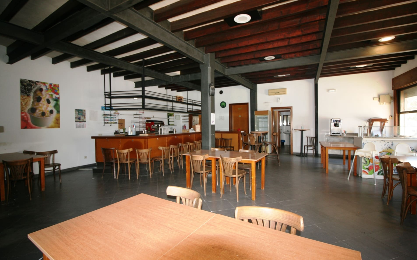 Commercial In Binissalem, Spain (173 M²)
