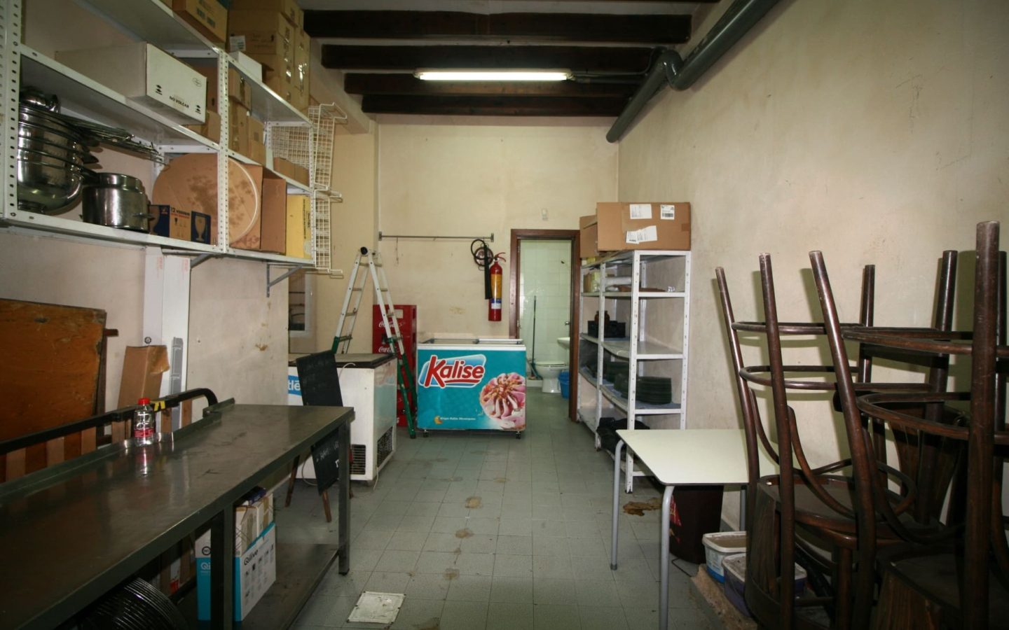 Commercial In Binissalem, Spain (173 M²)