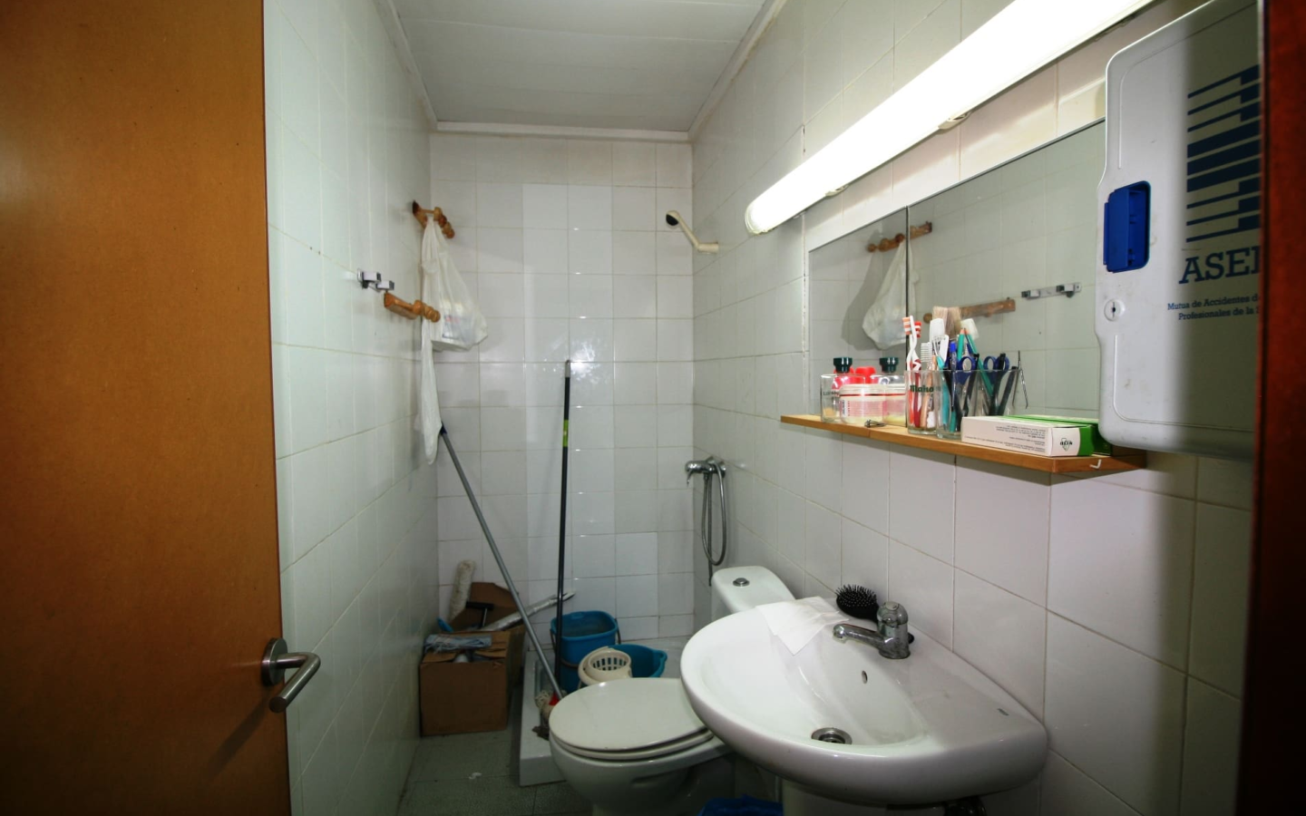 Commercial In Binissalem, Spain (173 M²)