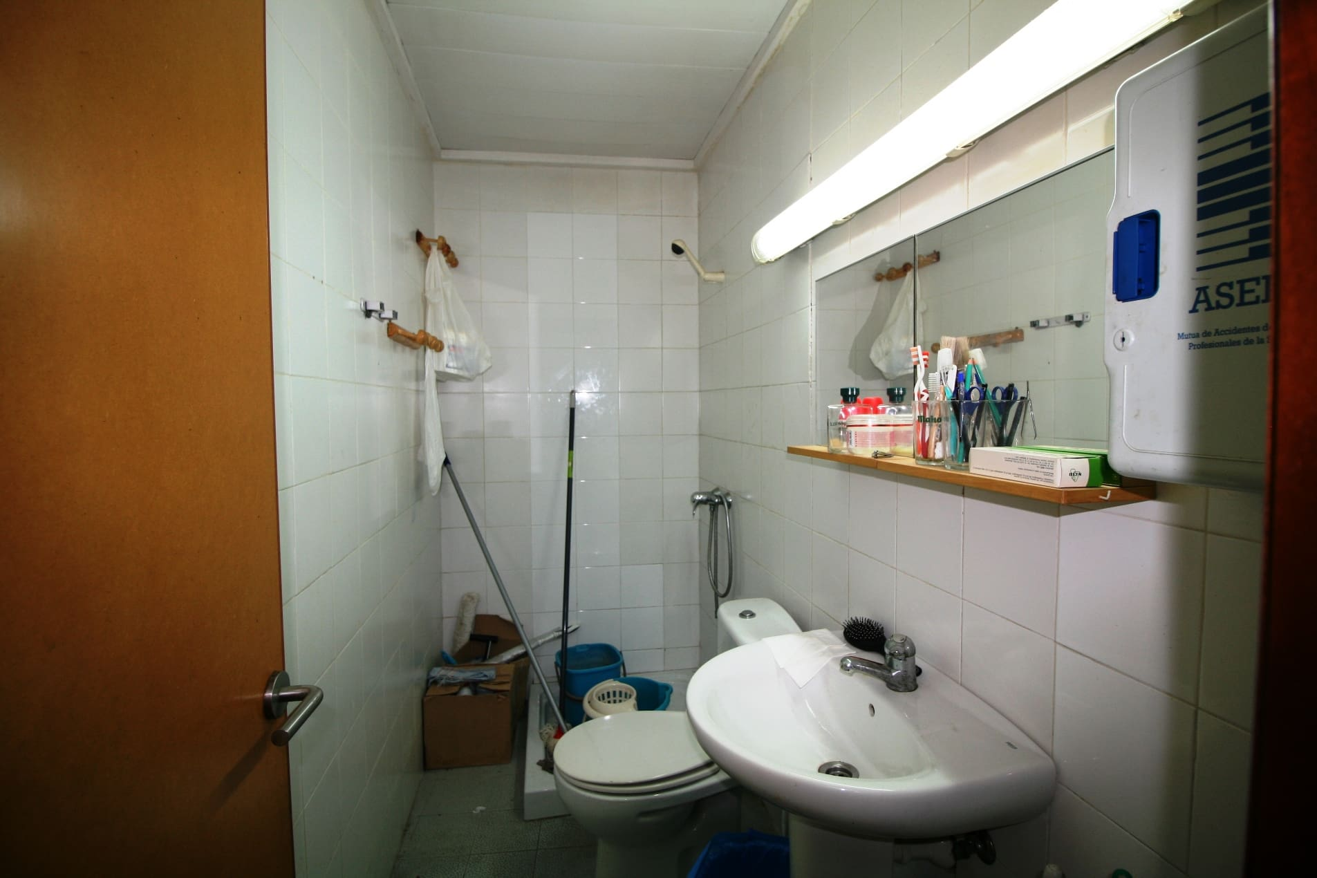 Commercial In Binissalem, Spain (173 M²)