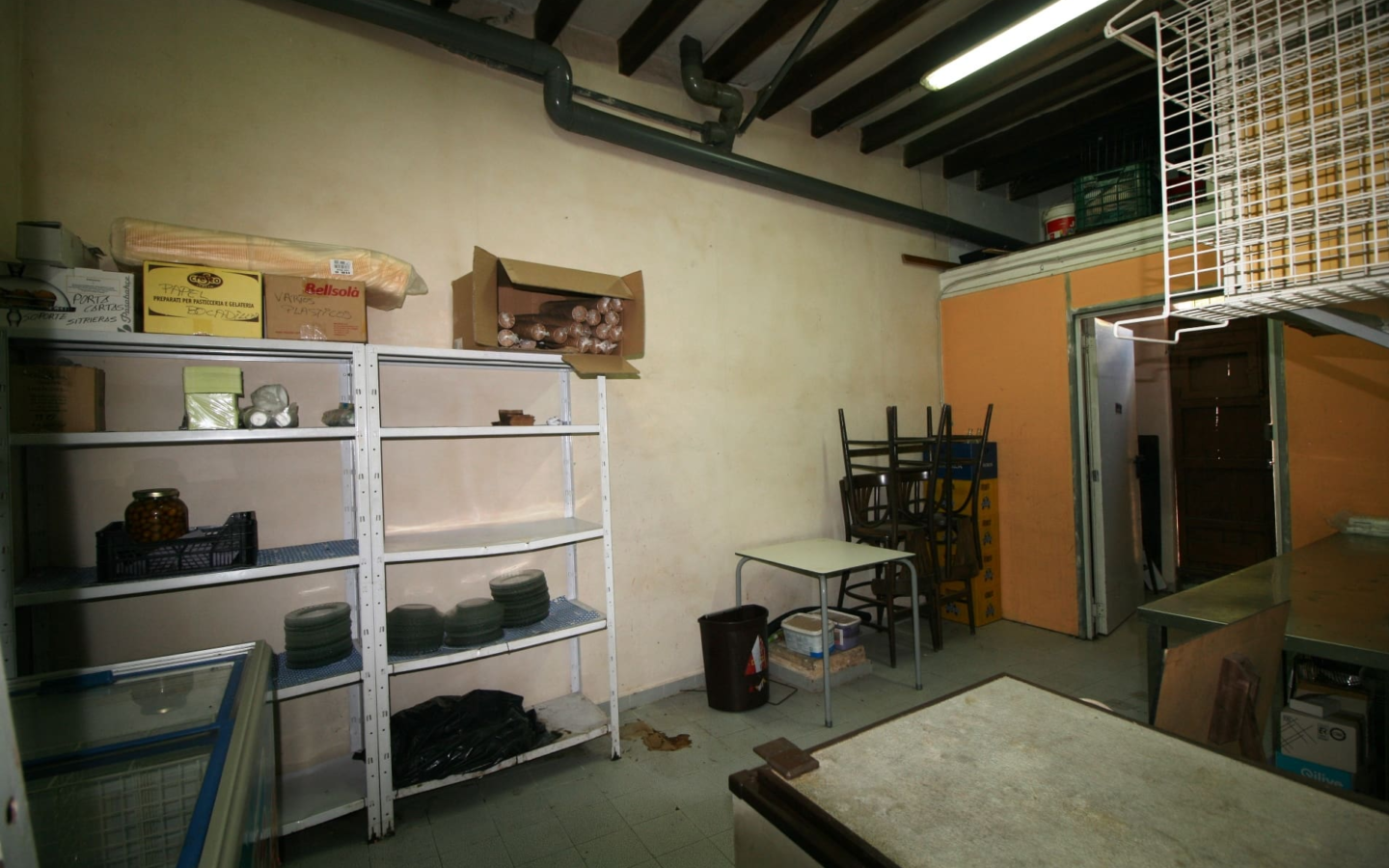 Commercial In Binissalem, Spain (173 M²)