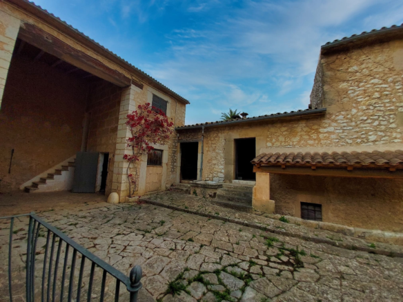 11-bedroom Finca In Binissalem, Spain (2.297 M²)