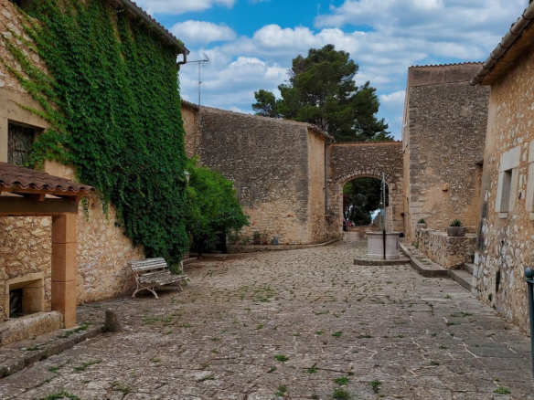 11-bedroom Finca In Binissalem, Spain (2.297 M²)