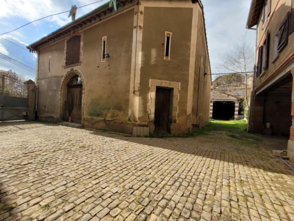 3-bedroom House In Pezenas, France (150 M²)