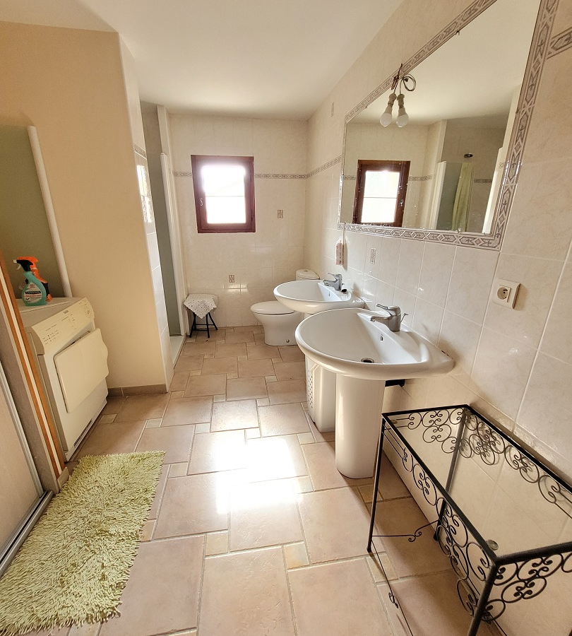 3-bedroom House In Pezenas, France (150 M²)
