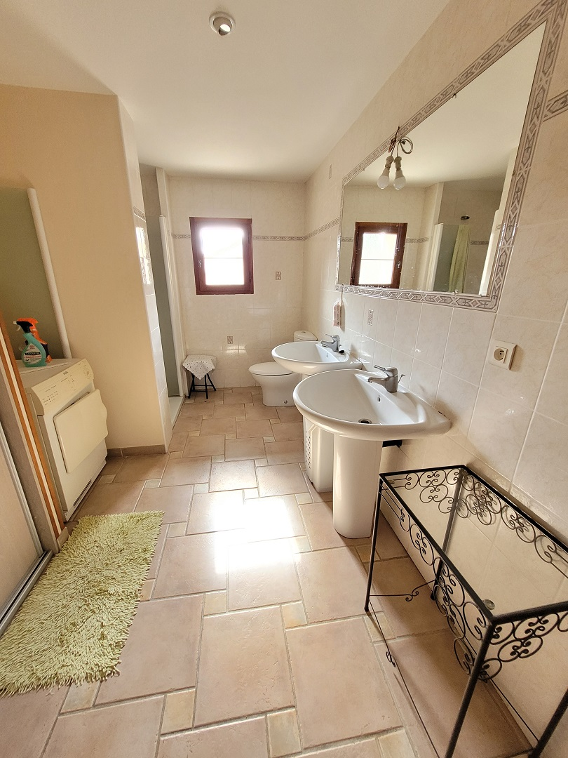 3-bedroom House In Pezenas, France (150 M²)