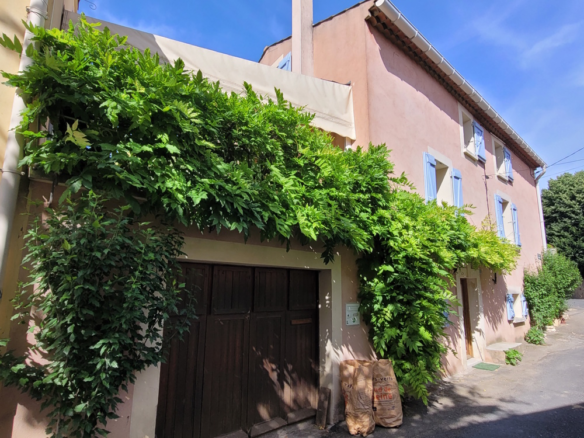 4-bedroom House In Saint Genies De Fontedit, France (101 M²)