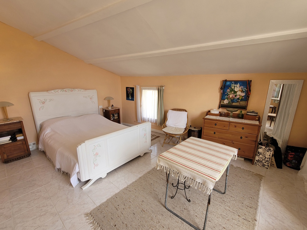 4-bedroom House In Saint Genies De Fontedit, France (101 M²)