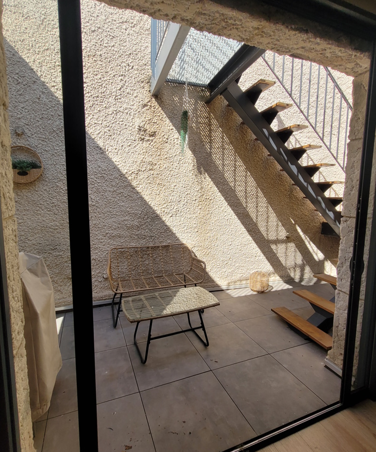 3-bedroom House In Laurens, France (115 M²)