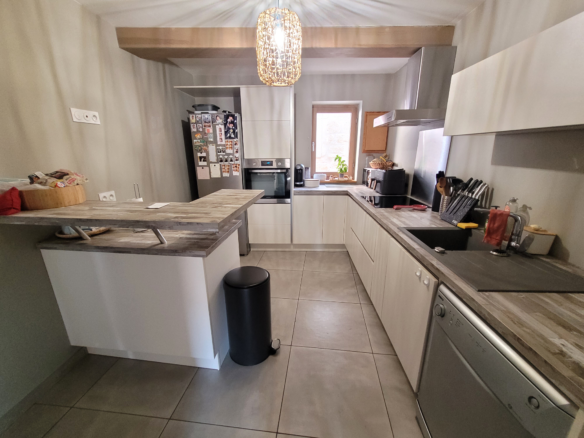 3-bedroom House In Laurens, France (115 M²)