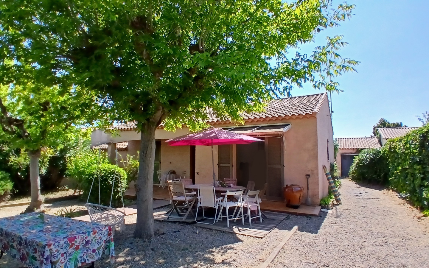 4-bedroom Detached House In Autignac, France (100 M²)